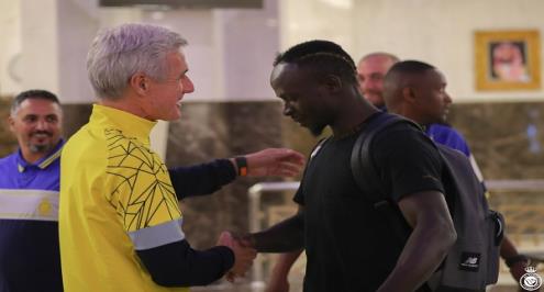 ماني على مقاعد بدلاء النصر أمام الزمالك في البطولة العربية